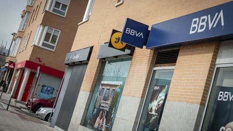 La banca enfila otro año récord tras ganar 17.086 millones