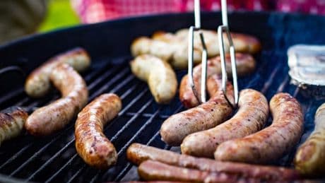 Attention, ces merguez contiennent des bouts d'os et peuvent vous blesser: ne les consommez pas