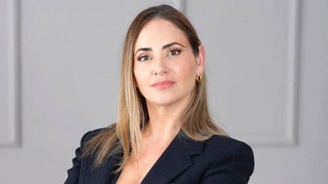 Raquel González, cosmetóloga: “El retinal es 11 veces más rápido que un retinol tradicional, por lo que puede ser una opción perfecta y exprés para ir poniendo a punto los glúteos”