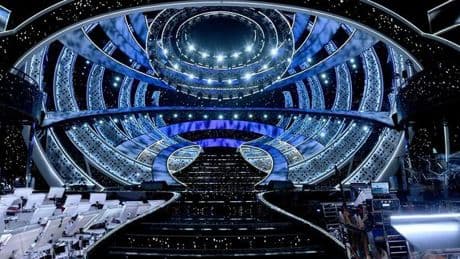 Rai, addio Sanremo: arriva il Festival itinerante dalla Versilia alla Costiera. Ecco il piano per il 2027