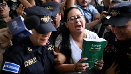Salvador : une ONG anticorruption se dit forcée à l'exil par la répression de Bukele