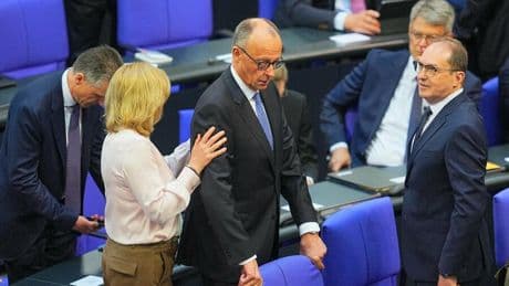 Bundesregierung: Jetzt live: Merz scheitert im ersten Wahlgang – heute kein neuer Versuch
