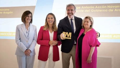 Azcón, en los Premios AMMDE de automoción: &quot;Aragón no solo quiere ser líder en el sector, sino también en la igualdad&quot;