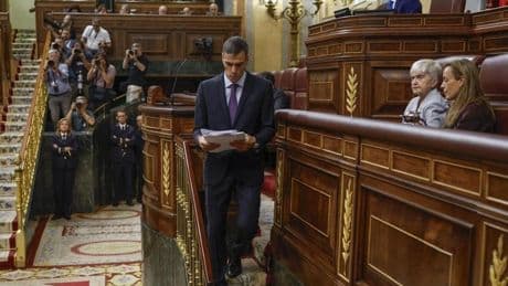 El CIS desploma al PSOE siete puntos tras el 'caso Cerdán', baja al PP y dispara a Vox