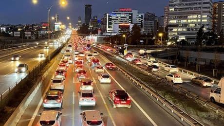 Trafiğe nisanda 191 bin 983 aracın kaydı yapıldı