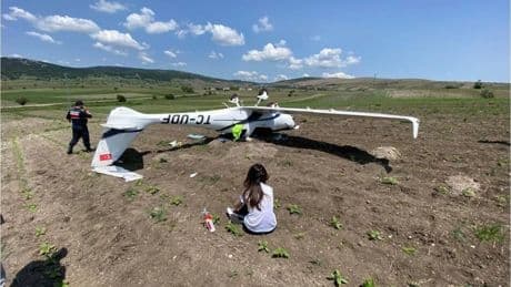 Bilecik'te eğitim uçağı kırıma uğradı: Ters döndü