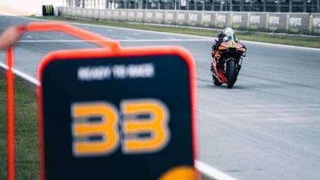 Las KTM pueden con los Márquez en otro naufragio de Bagnaia