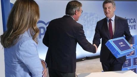El PP celebra el aplazamiento del debate sobre el catalán: «Es una derrota sin paliativos de Sánchez»