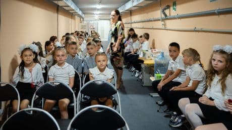 Schulkinder in der Ukraine - Unser Klassenzimmer ist ein Bunker