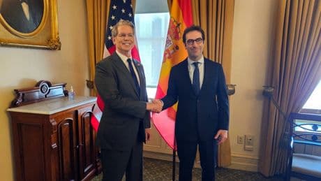 Así impactan los aranceles del 15% a España: menos de dos décimas del PIB y un negocio de 18.000 millones en revisión