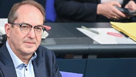 Bundestag streitet über Grenzkontrollen und neue Regeln zu sicheren Herkunftsstaaten