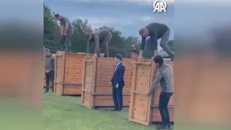 Kafeslerle getirilip doğaya salındılar: Mutlulukları görülmeye değer... İşte kalpleri ısıtan o anlar