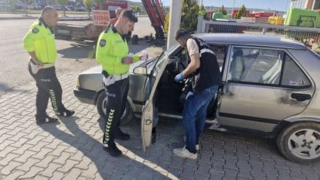 Çaldıkları otomobille drift atan 4 kişi gözaltına alındı