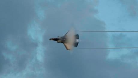 100-Millionen-Kampfjet zerschellt in Kalifornien - Absturz wirft brisante Fragen auf