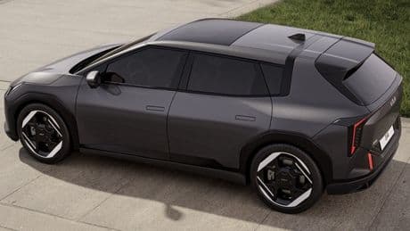 Kia EV4, iniziata la produzione a Zilina: è la prima elettrica della casa coreana costruita in Europa