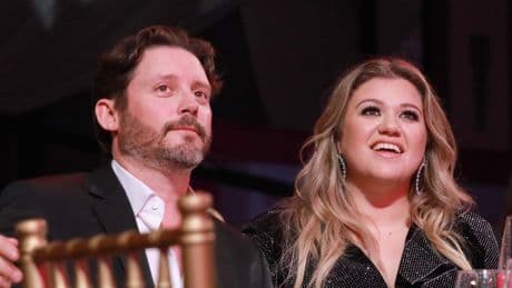 ’Rouwadvertentie onthult: overleden ex-man van Kelly Clarkson had affaire met haar assistente’