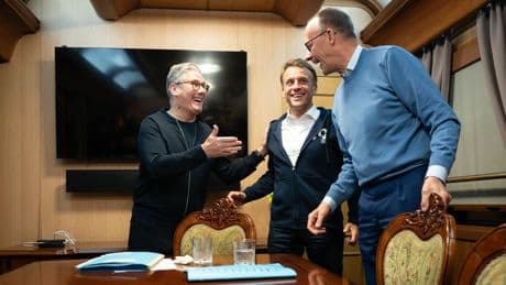 Reino Unido, Francia y Alemania se comprometen a avanzar "hacia una solución negociada de los dos Estados, Israel y Palestina"