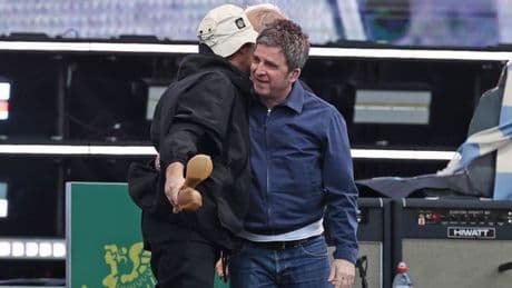 Oasis fans get engaged at sold-out concert in adorable moment captured on camera