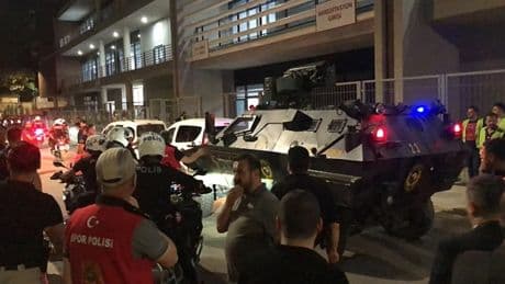 Elazığspor - Vanspor maçı sonrası futbolcular ve hakemler zırhlı araçlarla stattan ayrıldı