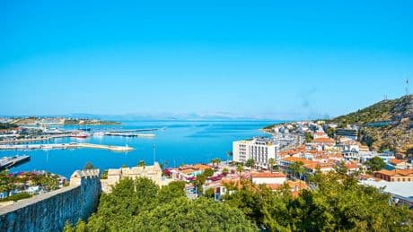 Çeşme’de yaz sezonu daha başlamadan kriz çıktı: Plajda tuvalet ücreti 100 TL oldu