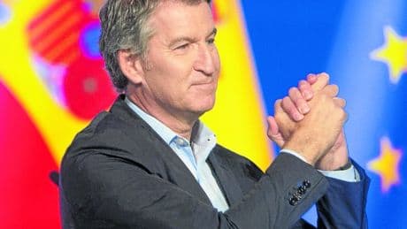 Feijóo se conjura para gobernar en solitario sin descartar a Vox o a un PSOE «no sanchista»