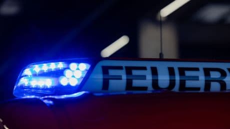 Region Mainz: Sportboot drohte auf dem Rhein zu sinken