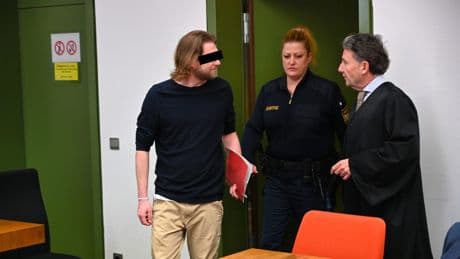 Kind fast 1000. Mal missbraucht - Richter sperrt Horror-Babysitter für immer weg