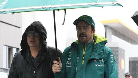 "De Alonso, Sainz y un paraguas bajo la lluvia"