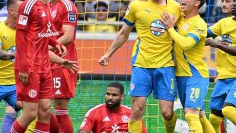 Noten in Braunschweig: Kaum ein Fortuna-Profi überzeugt, einer steht sogar total neben sich
