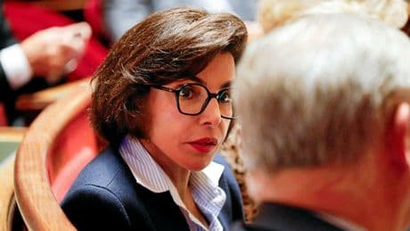 « Je vais me faire le crooner » : à Paris, la guerre entre Dati et Barnier fait déjà rage