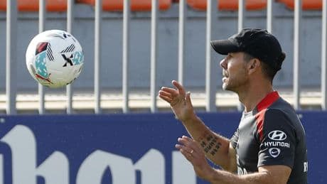 Simeone se lleva a 20 del primer equipo y a cinco canteranos a Newcastle