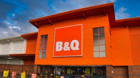 Shoppers are running to B&Q to buy ‘classy’ looking £100 garden furniture set that has five star reviews