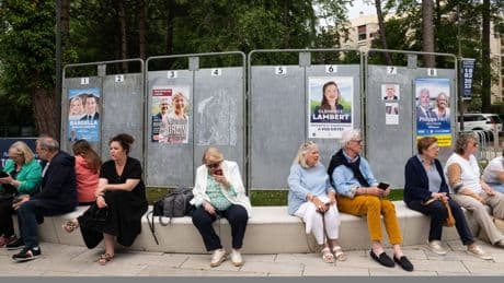 Un an après, les Français tirent un bilan économique négatif de la dissolution
