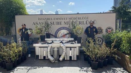 İstanbul merkezli 4 ilde uyuşturucu ve silah operasyonu: 18 gözaltı