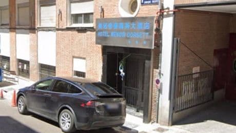 Cierra un hotel chino en Usera por varias "irregularidades": sin plan de emergencias y con luz clandestina