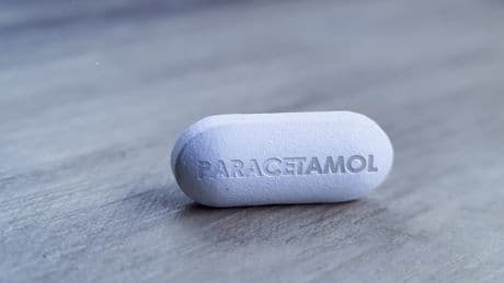 Muere un niño y otro permanece hospitalizado tras consumir paracetamol caducado en Cuba