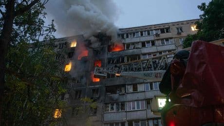 LIVE | Kiev geraakt door ’enorme’ drone- en raketaanval, ’explosies in hoofdstad Oekraïne’