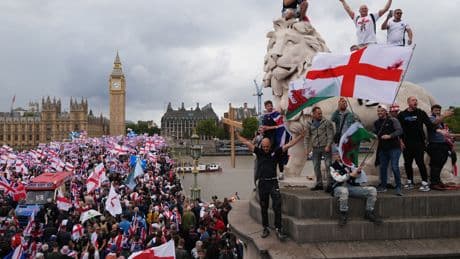 Far-Right Rally in London Draws Huge Crowd and a Counterprotest
