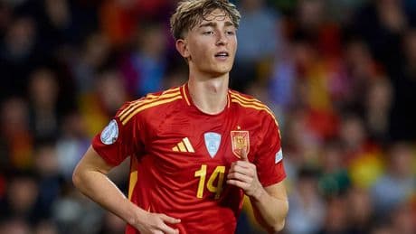 El Real Madrid anuncia el fichaje de Huijsen por cinco temporadas
