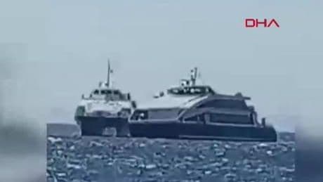 İDO feribotu Balıkesir'de kayaya çarptı! Yolcuların korku dolu anları kameralara yansıdı