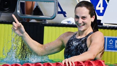 Mondiaux de natation : «choqué», «truc de ouf», «vraiment fière»… les Bleus portés par le record du monde de Léon Marchand