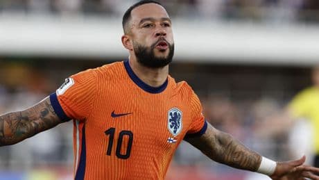 Oranje na sterke start en vroege goal Depay probleemloos langs Finland