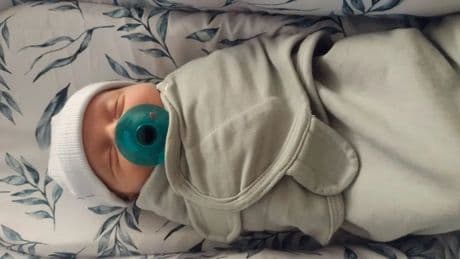 Baby geboren uit meer dan 30 jaar geleden ingevroren embryo