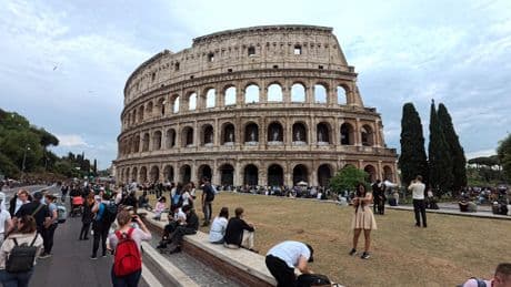 Er wollte nicht warten - US-Tourist am Zaun des Kolosseums aufgespießt