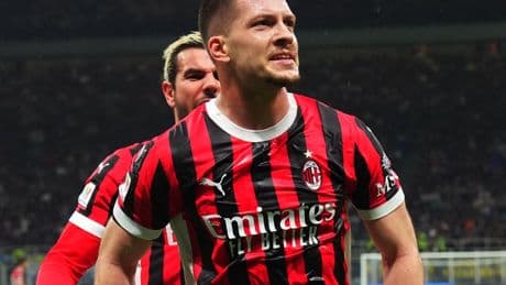 Un doblete de Jovic mete en la final al Milán y deja sin triplete al Inter