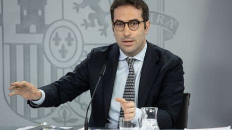 El Gobierno deja vía libre a BBVA para hacer ajustes de empleo por causas distintas a la opa