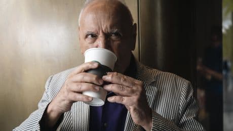 Starbucks needs proper managers — no one needs to wait 11 minutes for a drink with a cute message scribbled on the side