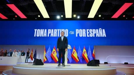 Feijóo lanza ya su carrera presidencial y, sin rechazar a Vox, espera gobernar en solitario