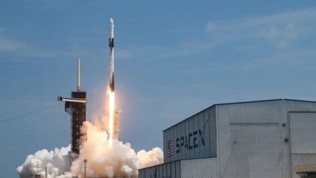 De depender de Rusia a soñar con Marte: SpaceX cumple cinco años desde su primer vuelo tripulado con la NASA