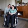 Kan Stefan (49) de kosten voor zijn zorgbehoevende moeder inbrengen? “Het levert hem een belastingvoordeel op van 1.728 euro”